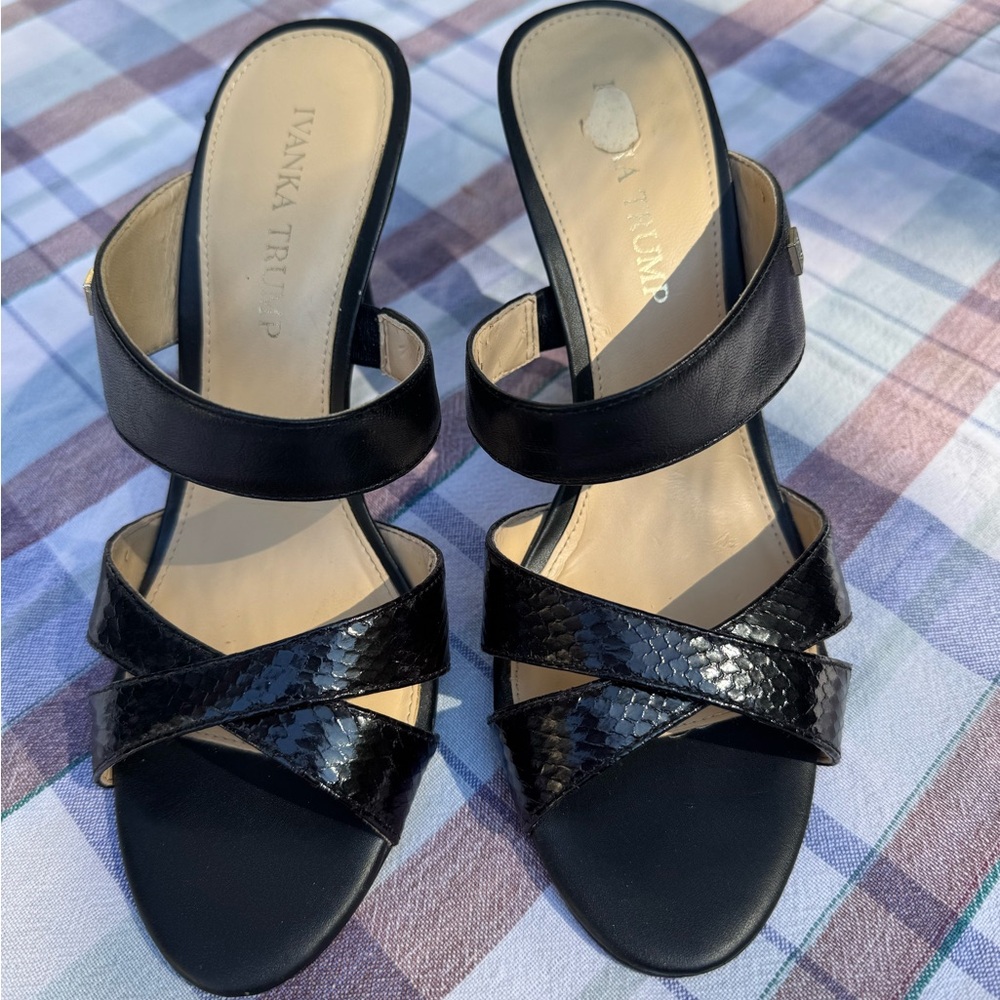 Ivanka Trump Black 3.5 inch Heeled Sandals size 6 - Picture 4 of 13